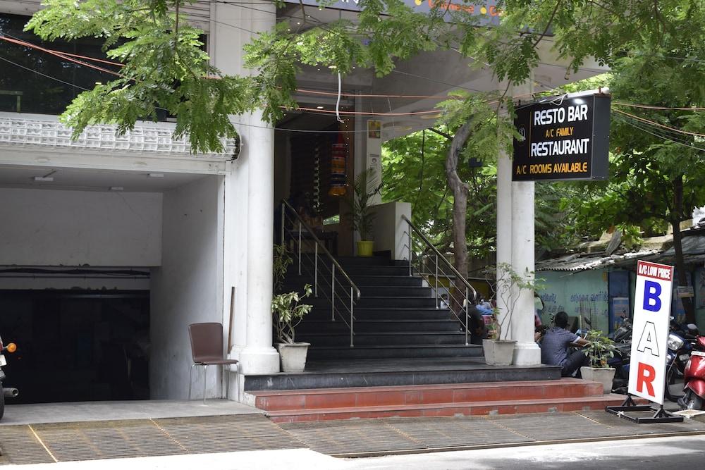 Hotel Sumith Palace Pondicherry Exterior foto